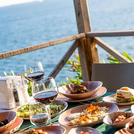 Anadolu Club فندق
